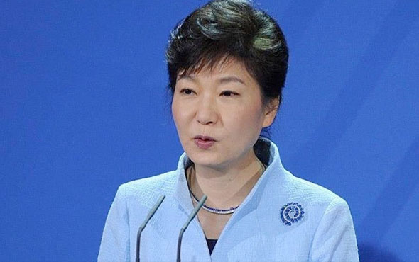 Güney Kore'de şok! İlk kez bir cumhurbaşkanı azledildi