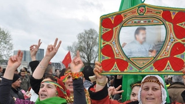 Almanya  PKK sembollerini yasakladı