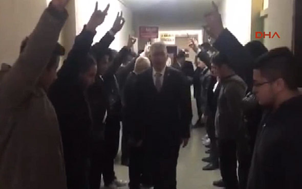 MHP teşkilatında AK Partili vekiller bozkurt selamı ile karşılandı