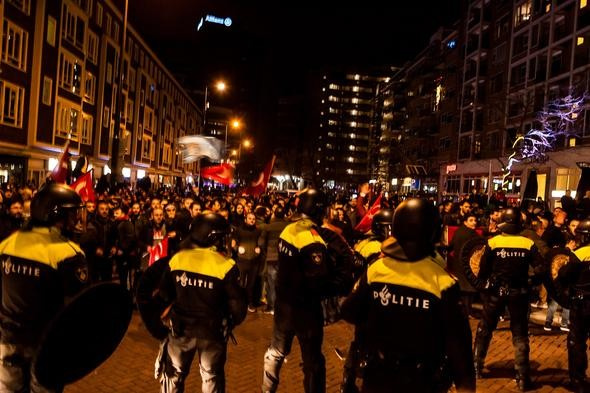 Hollanda polisi açıklama yaptı! Çok sayıda Türk...