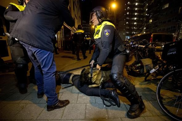 Hollanda polisi açıklama yaptı! Çok sayıda Türk...