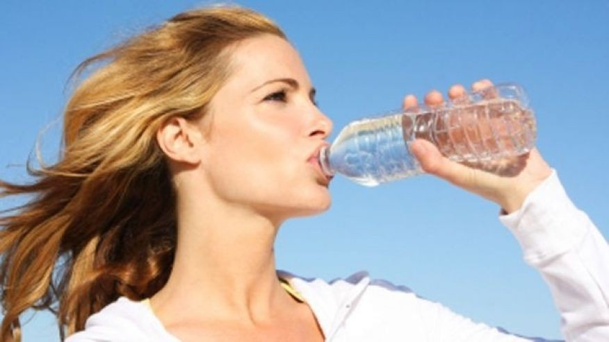 Aç karnına su içmek neden faydalı?