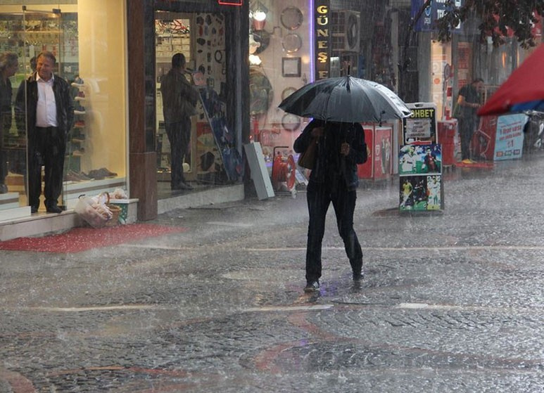 Meteoroloji'den flaş kar uyarısı İstanbul hava durumu nasıl?