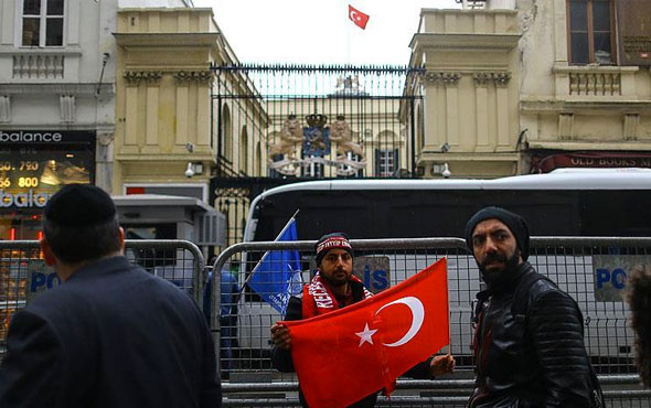 Hollanda protestolarında bunlara dikkat!