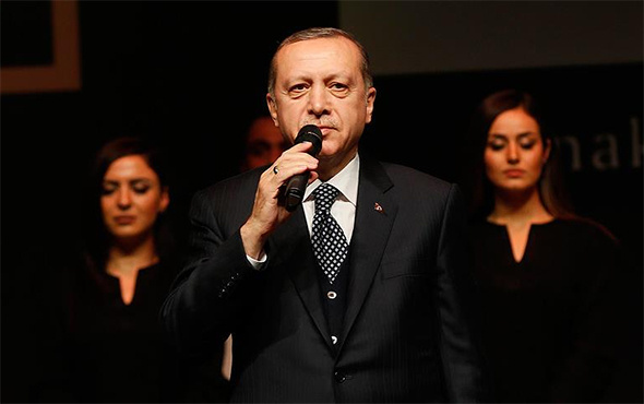 Cumhurbaşkanı Erdoğan ve eşi 'Bitmeyen Ağıt Çanakkale' programında