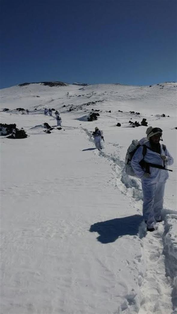 PKK'nın dağdaki inine girildi! Bu fotoğraflar yeni servis edildi