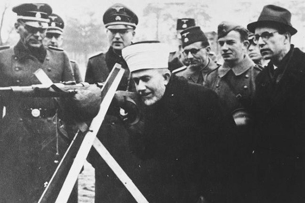 Hitler komutasındaki müslüman ve fesli naziler 