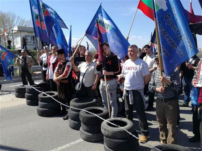 Bulgarlar Türkler gelmesin diye yol kesti