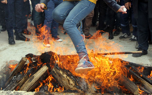 Nevruzda neden ateşten atlanır Türk mü Kürt mü...