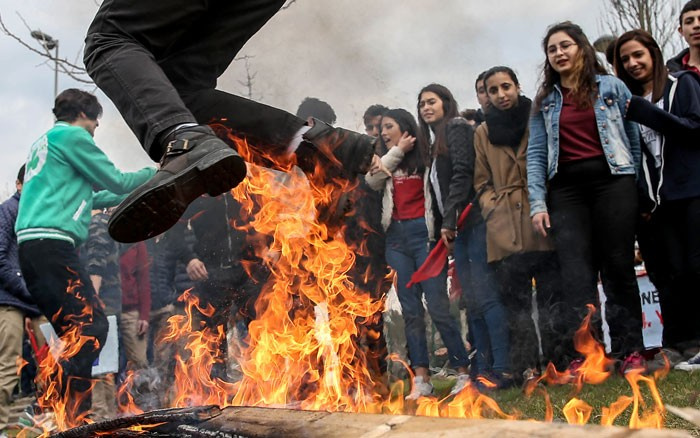Nevruzda neden ateşten atlanır Türk mü Kürt mü...