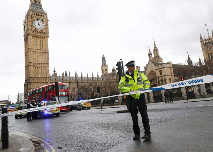 İngiliz Parlamentosundaki saldırıdan ilk görüntüler