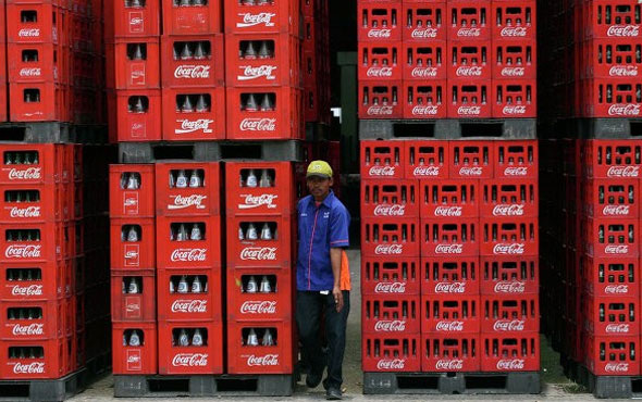 Coca Cola'nın içinden insan dışkısı çıktı skandal olay