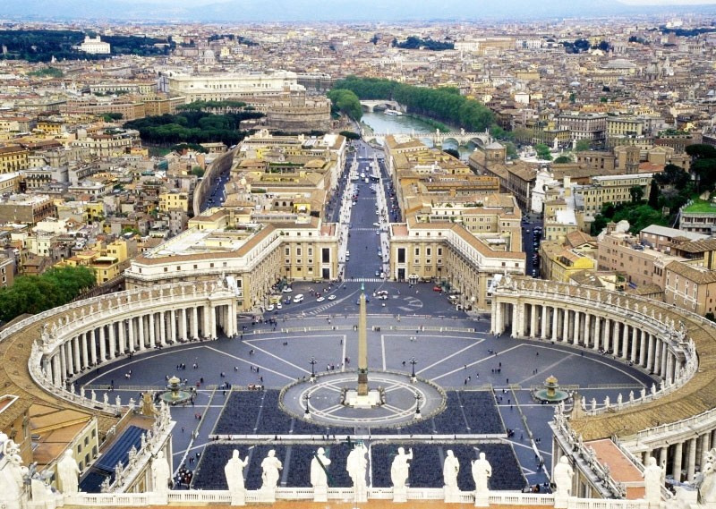 Vatikan'ın gizli ayini ortaya çıktı! Giden gören helak oldu