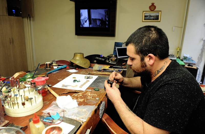 Ermeni tasarımcısı Osmanlı sevgisini eserlerine işledi