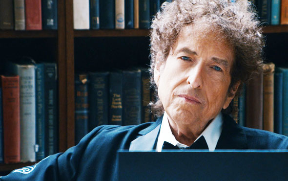 Bob Dylan yılan hikayesine dönen Nobel'ini sonunda alacak