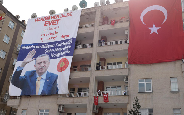 Erdoğan'a Mardin'de 4 dilde  karşılama