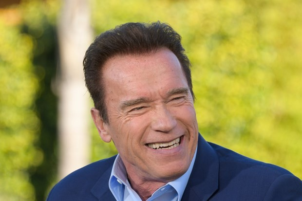 Schwarzenegger: Trump bana aşık!