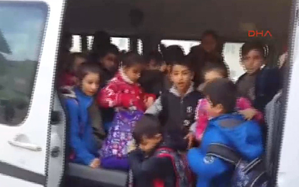Adana'da 17 kişilik servisten 48 öğrenci çıktı