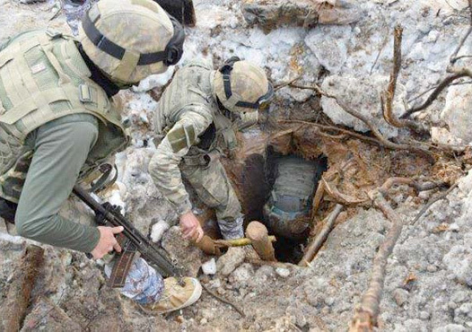 PKK'nın 4 odalı mağarasından çıkanlara bakın