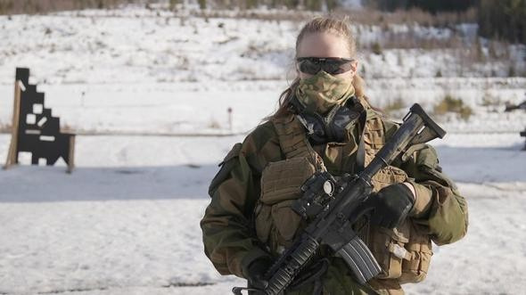 Norveç'in kadın askerlerine bakın onlara avcı diyorlar