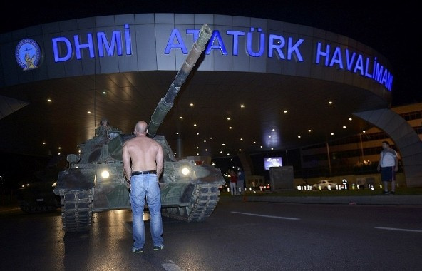 15 Temmuz'da tankın önüne yatmıştı Kılıçdaroğlu'na sert tepki