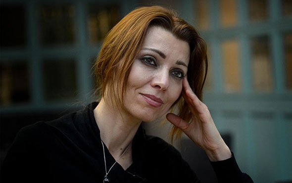 Eşi FETÖ'cü olan Elif Şafak'tan hayır videosu