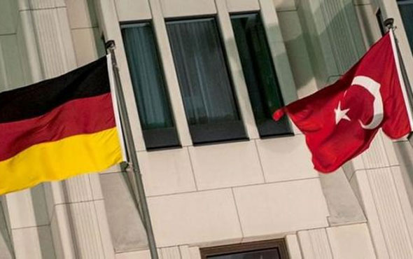Almanya Bavyera Opera Binasına 'Hayır' bayrağı dikti!