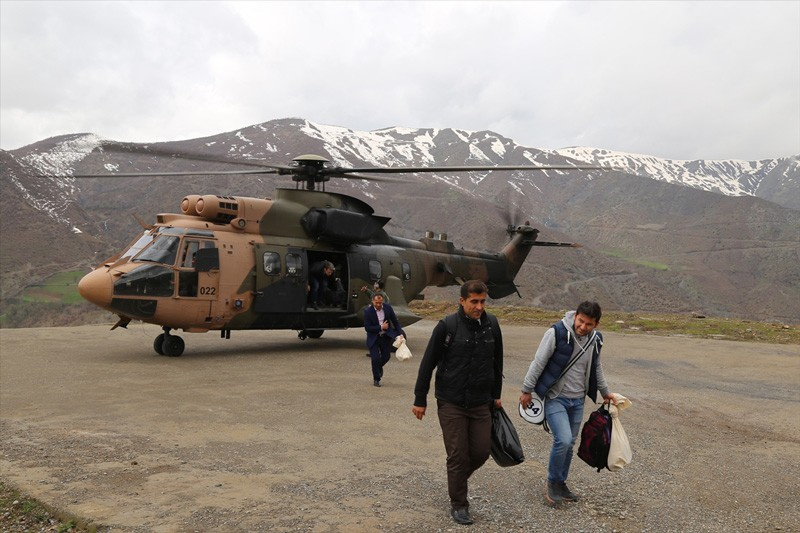 Oy pusulaları TSK'ya emanet! Askeri helikopterle taşındı