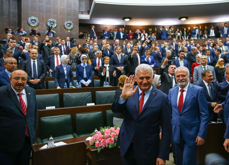 Referandumda evet zaferinin ardından Yıldırım'a yoğun karşılama