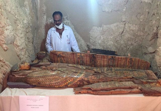 Mısır'da topraktan tarih çıkıyor! 3500 yıllık mumya böyle bulundu