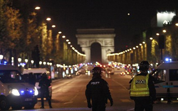 Paris'te çatışma çıktı: 2 polis öldü