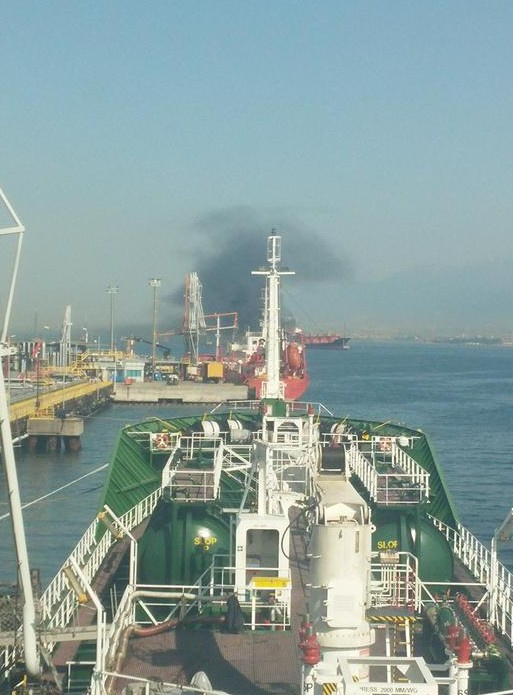 Kocaeli Körfezi'nde LPG tankeri yangın ilk görüntüler