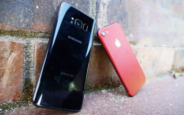 Samsung Galaxy S8 ve iPhone 7 düşme testi