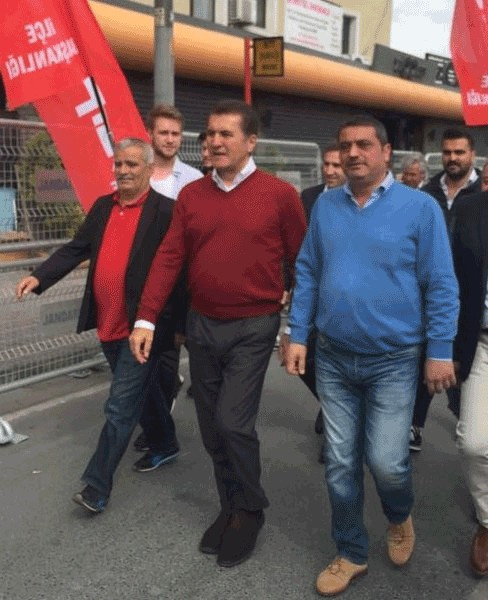 Mustafa Sarıgül ortaya çıktı siyasete geri mi dönüyor?