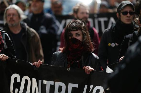 Paris sokaklarında 1 Mayıs gerginliği