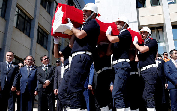 Şehit başsavcı son yolculuğuna uğurlandı