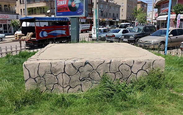 Şanlıurfa'daki Şivan Perwer heykeline PKK saldırısı