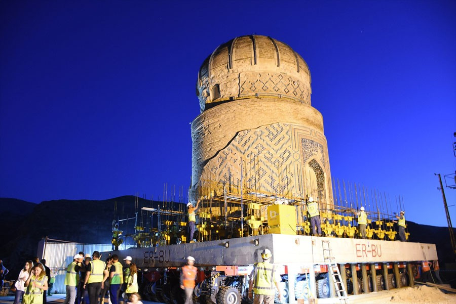 550 yıllık Zeynel Bey Türbesi taşınıyor dünyada böylesi yapılmadı