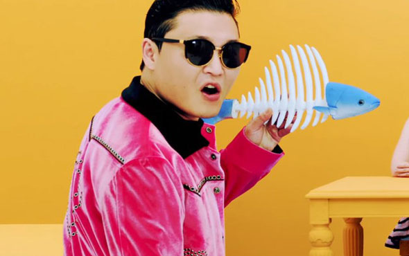 Gangnam Style'la fırtınalar estiren PSY’den iki yeni klip birden