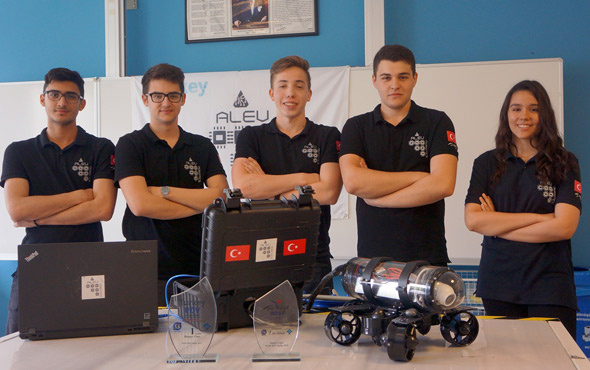 Liselilerin şampiyon robotu Türkiye'yi temsil edecek