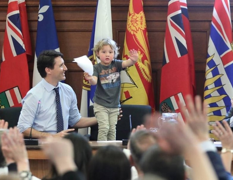 Kanada'nın yeni başbakanına bakın koltuğu kaptı