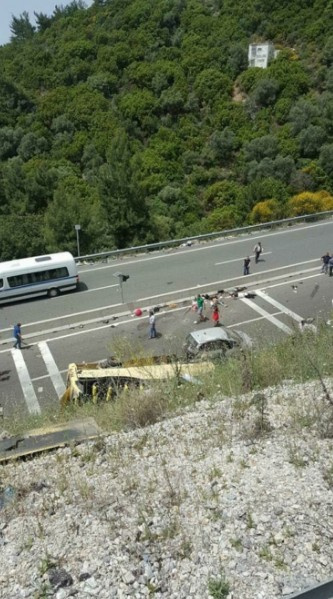 Marmaris'te tur otobüsü devrildi ilk görüntüler dehşet