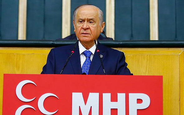 Bahçeli'den Anneler Günün mesajı ismi geçtiğinde...