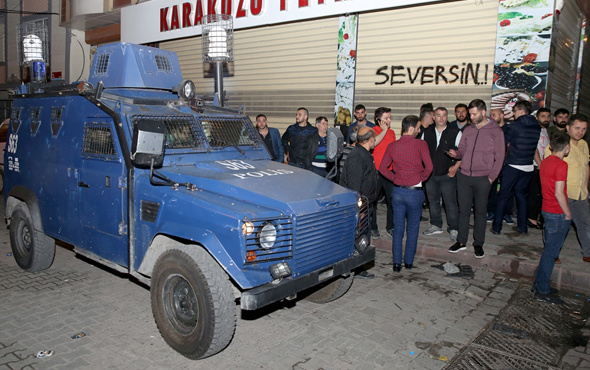 Sultangazi karıştı! Polis yabancıları mahalleden çıkardı