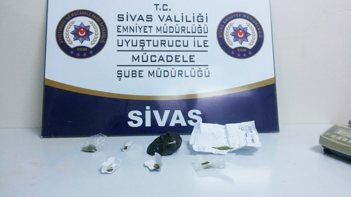 Polis montunun astarını açınca şoke oldu!