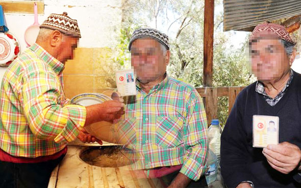 Antalya'da sıradışı kardeşler! Onlar hem kadın hem erkek