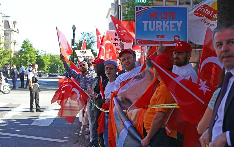 Cumhurbaşkanı Erdoğan ABD'de bu pankartlarla karşılandı