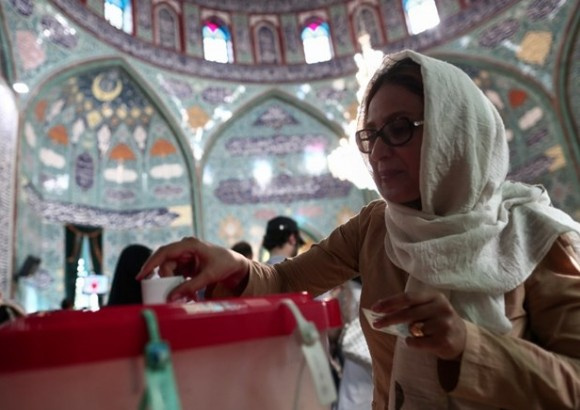 İran seçim sonuçları kim kazanır Ruhani mi Reisi mi?
