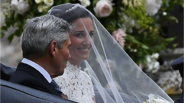 Kate Middleton'ın kardeşi evlendi gelinliğine bakın!