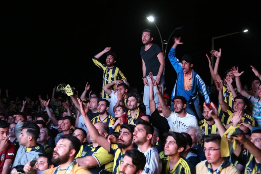 Türkiye, Fenerbahçe - Olympiakos maçını böyle izledi